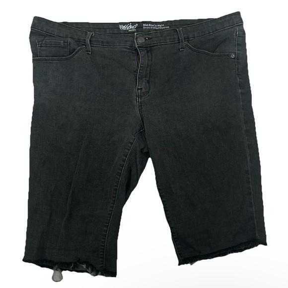 Women’s Mossimo Black Cut Off Jean Shorts Size 16 - Picture 1 of 2